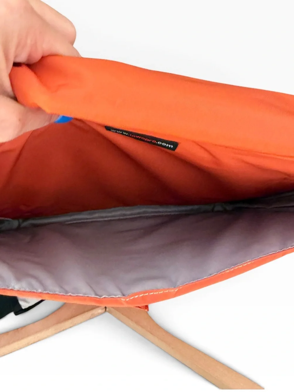 Lowepro Slim Factor M Laptop Messenger Shoulder Bag Padded Fits 14” Laptop NWOT